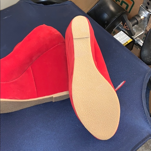 Reddish hot pink bow tie ankle strap slight flaws - Picture 8 of 9